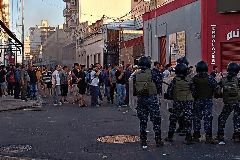 Enfrentamientos entre facciones de la UOCRA en el centro de la ciudad de San Nicolás