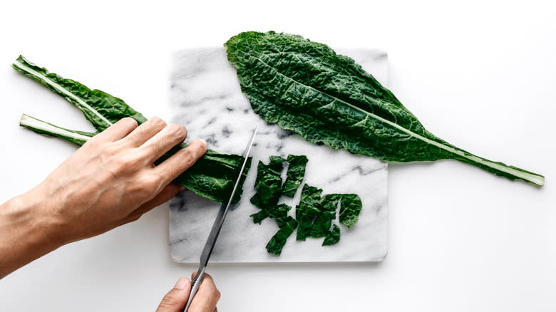 Cutting kale