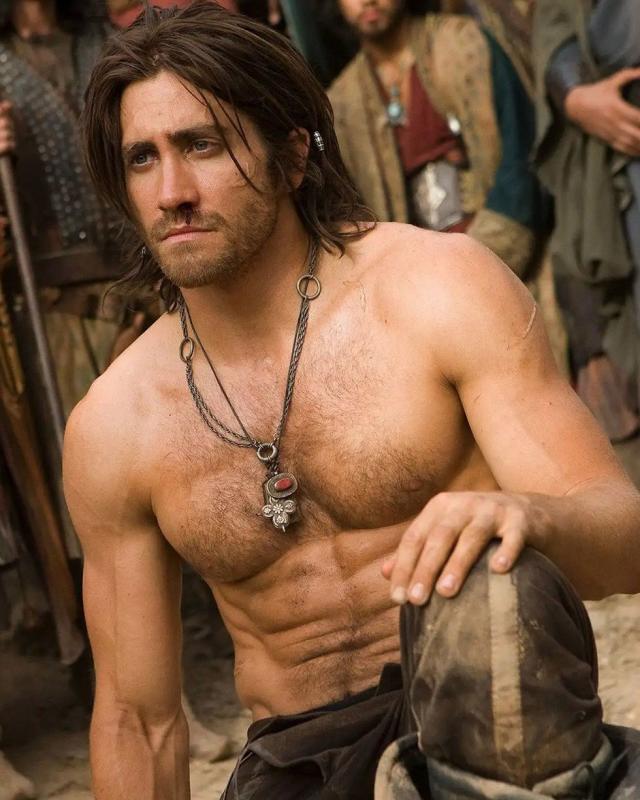 20 Sexy Pics of Jake Gyllenhaal To Get Ready For Road House Movie