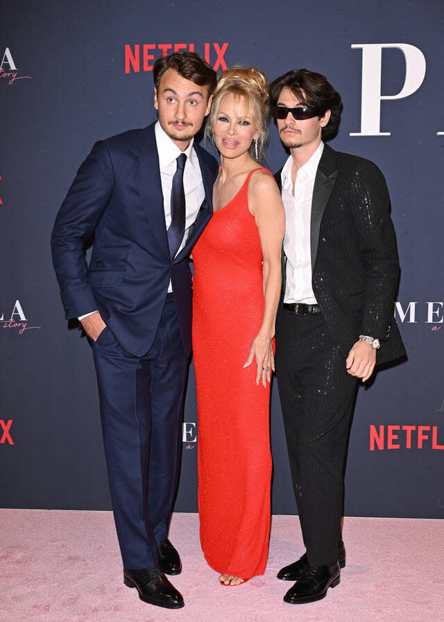 Pamela Anderson è stata sostenuta dai figli Brandon Thomas Lee e Dylan Jagger Lee. Il primo ha anche lavorato al documentario come produttore.