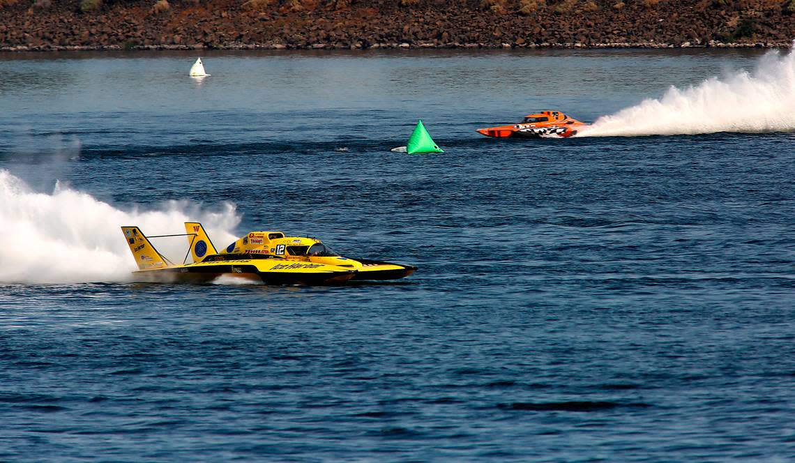 Final day views of Columbia Cup and Over the River Air Show action from the official Water Follies barge in Kennewick’s Columbia Park.