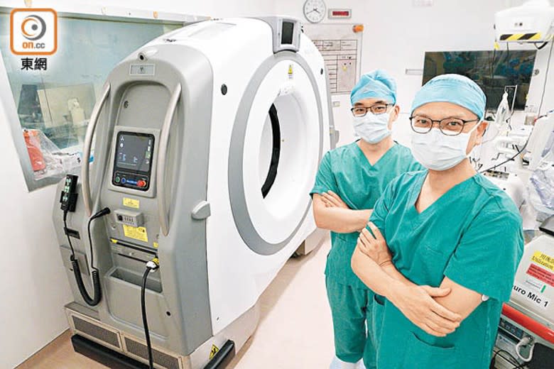 威院去年於手術室引入「手術中電腦斷層掃描儀」。