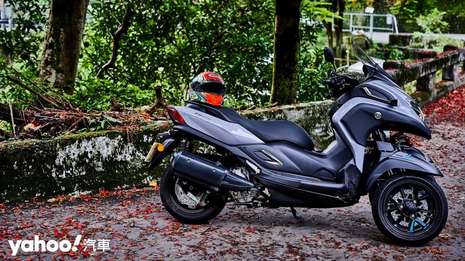 Yamaha Tricity 300跨都會試駕！沈穩中帶樂趣的大三腳玩物！