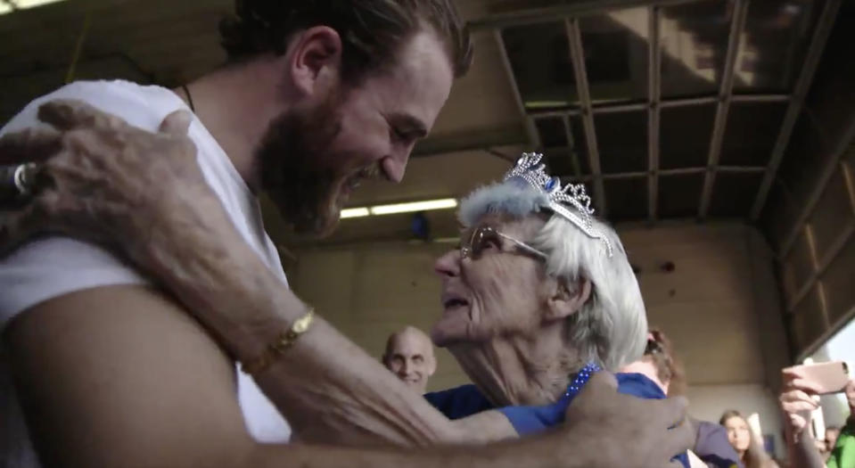 Ryan O'Reilly's touching moment with his 99-year-old grandmother made his day with the Stanley Cup all the more special. (Twitter//@StLouisBlues)