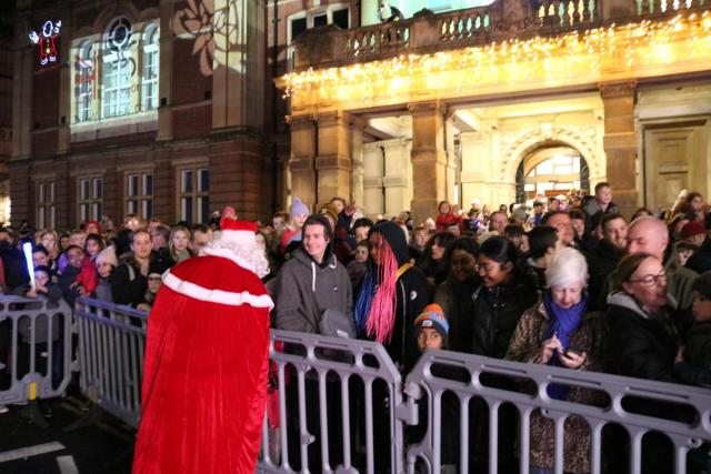 Dates and times for Christmas light switch-ons in Warwick district