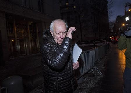 Contemporary artist Jasper Johns departs the U.S. federal courthouse in New York January 23, 2014. REUTERS/Eric Thayer