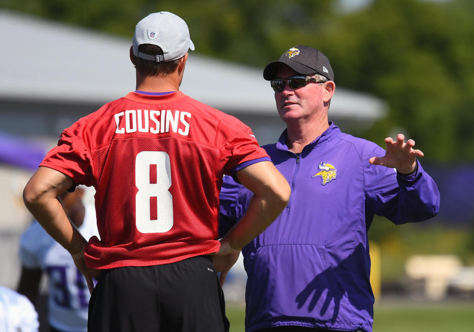 EAGON, MINNESOTA - JULY 30: Minnesota Vikings quarterback Kirk Cousins ​​(8) takes the direction of Minnesota Vikings head coach Mike Zimmer during a training camp on July 30, 2018 at the Twin Cities Orthopedics Performance Center, Twin Cities in Egan (Photo / I by Nick Wasica Sportswire via Getty Images)