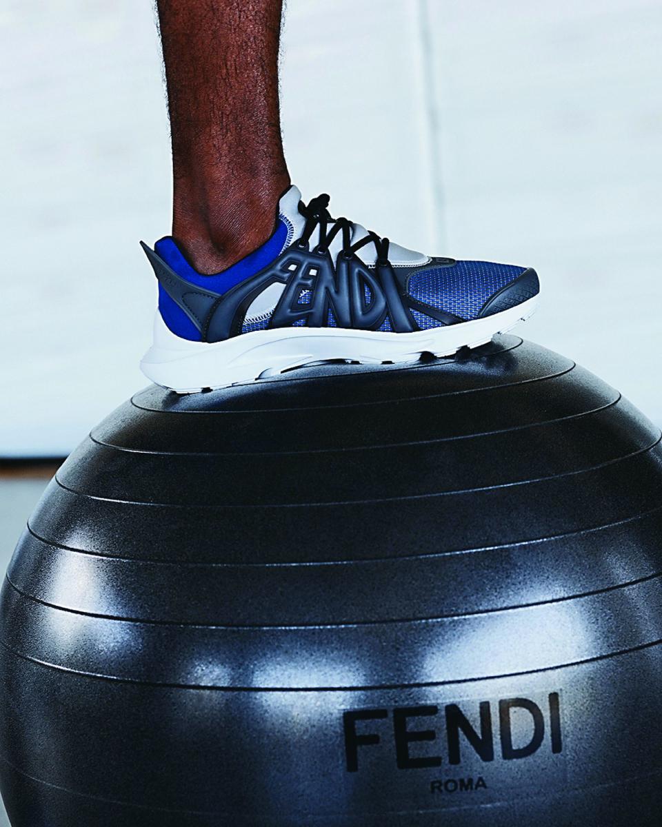 FENDI Tag運動鞋面採用獨特透氣網眼布料。NT$30,400（FENDI提供）