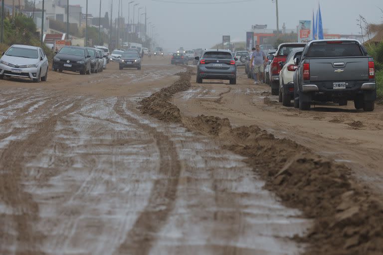 Las lluvias complican la circulación en Pinamar