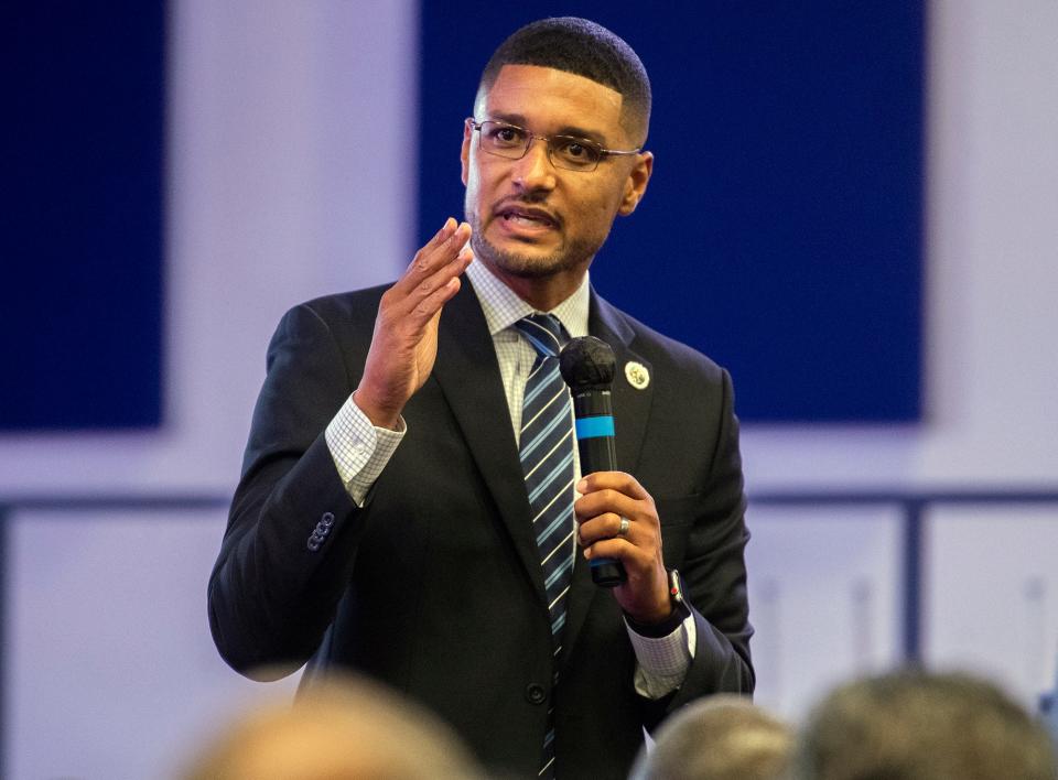 Stockton Mayor Kevin Lincoln speaks during a public safety town hall meeting at Victory in Praise Church in Stockton on Wednesday, Oct. 5, 2022.