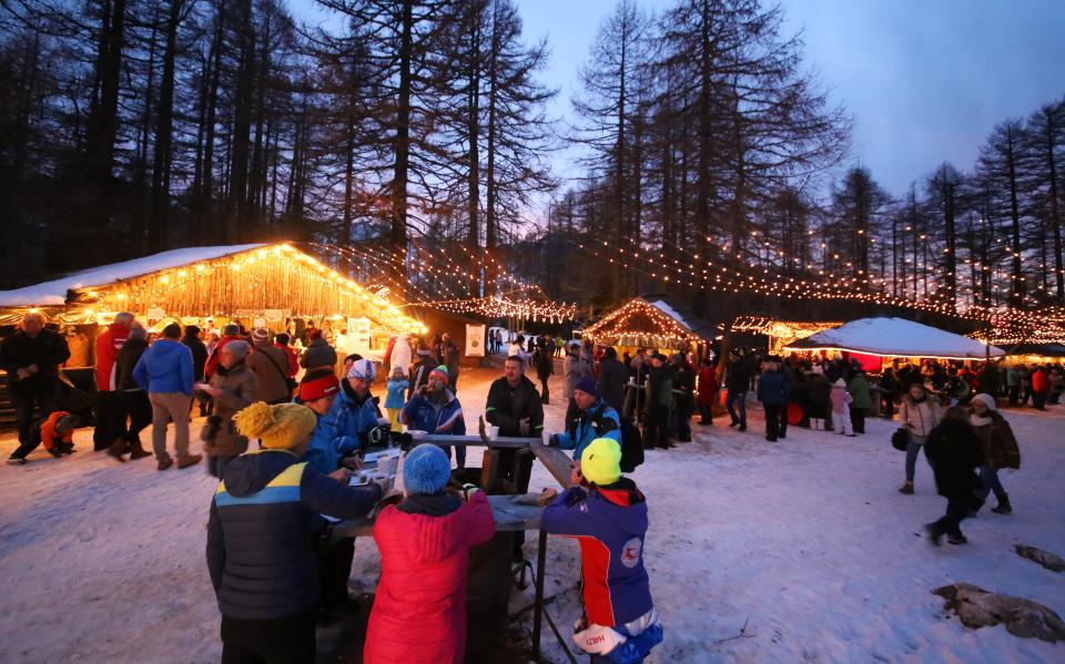 CHRISTKINDLMARKT AUF DER PETZEN