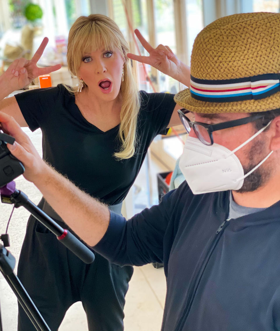 <p>Sandra Lee has fun posing alongside celebrity cameraman Sebastian, while on set to film the <em>Today</em> show's new <em>Today All Day</em> series.</p>