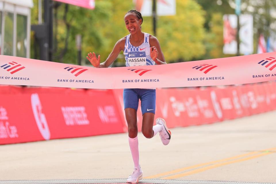 Athletics: Sifan Hassan crosses the line at the 2023 Chicago Marathon (Getty)