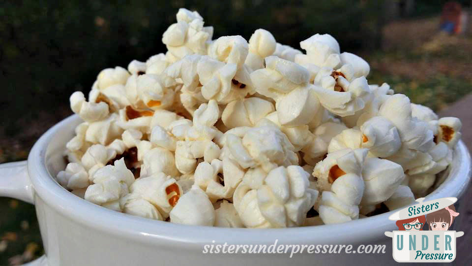 <strong>Get the instructions for <a href="http://sistersunderpressure.com/popping-popcorn-in-your-instant-pot/" target="_blank">Instant Pot Popcorn</a> from Sisters Under Pressure</strong>