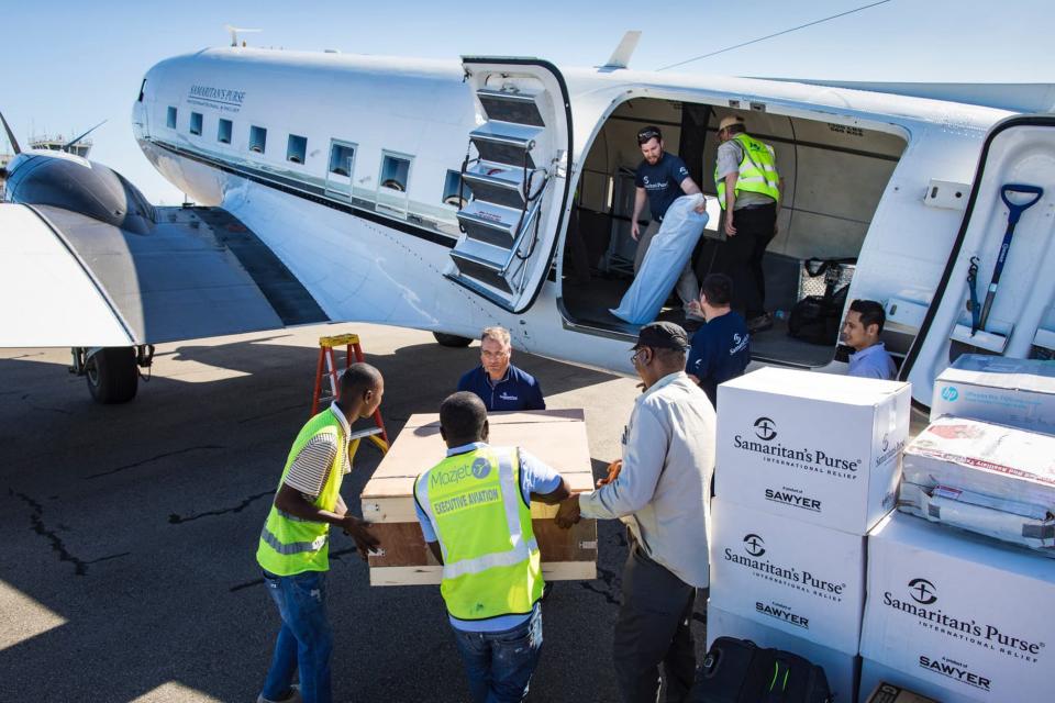 Samaritan's Purse DC-8