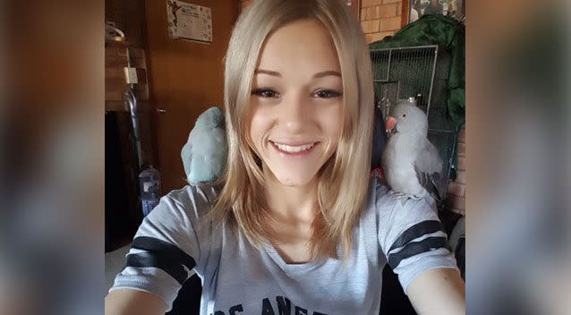 Danielle Di Fiore moved from Australia to London in March and decided to bring her two Indian ringneck parrots. Photo: GoFundMe/ Help! Airline Killed My Best Friend