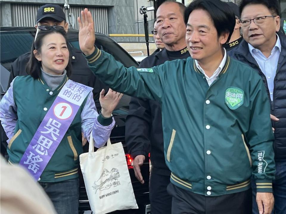 最後催票 賴蕭北市街頭大車掃支持者夾道歡迎。曾薏蘋攝