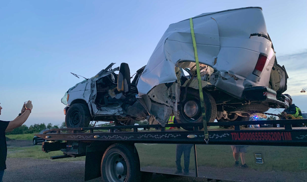 The wreckage of the van that crashed into a utility pole in Encino, Texas. (Damià Bonmatí / Telemundo)