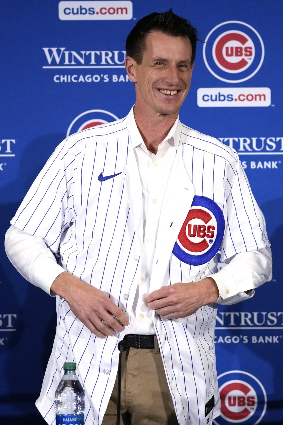 Chicago Cubs new manager Craig Counsell smiles after he was introduced by Chicago Cubs president of baseball operations Jed Hoyer during a press conference in Chicago, Monday, Nov. 13, 2023. Craig Counsell is the 56th manager in franchise history, signed a five year contract through the 2028 season. (AP Photo/Nam Y. Huh)