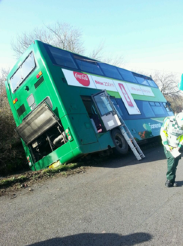 double-decker-bus-toppled-ditch-somerset