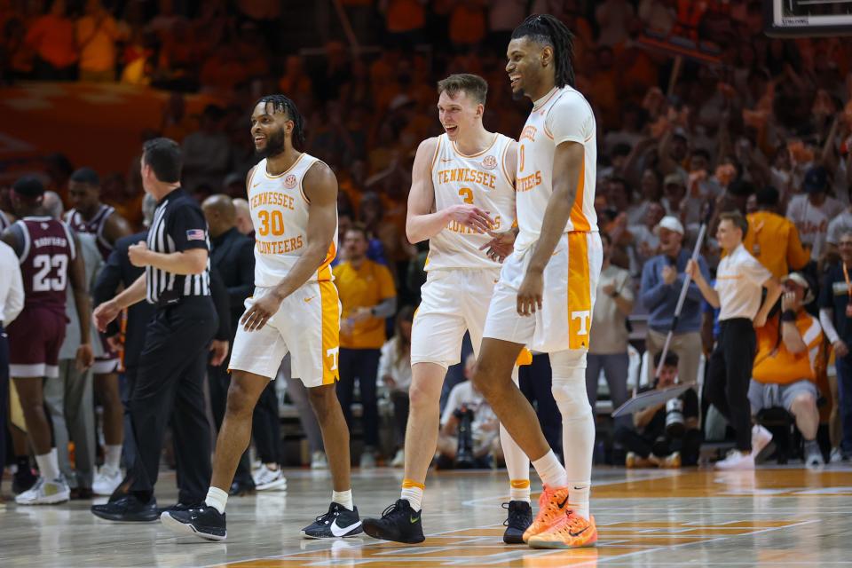 Will Tennessee basketball beat Texas in the NCAA Tournament? March Madness picks, predictions and odds weigh in on the second-round game.