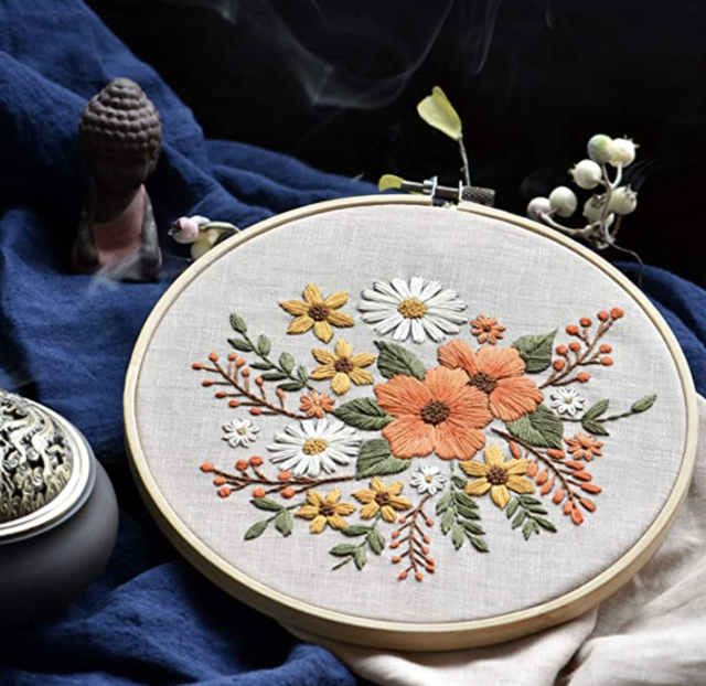 Embroidery Starter Kit w/ Floral Pattern and Instructions - Cross Stitch  Kit