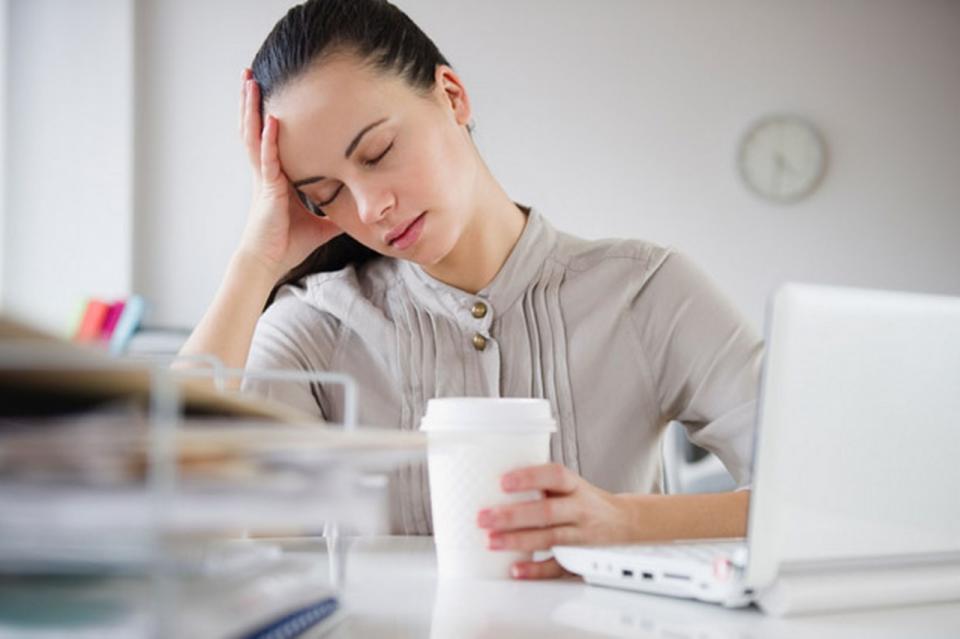 Se calcula que hasta un 75 por ciento de la población puede padecer algún tipo de trastorno temporomandibular a lo largo de su vida que presenta como síntomas principales el dolor de cabeza o general en la cara. (Foto: Getty)