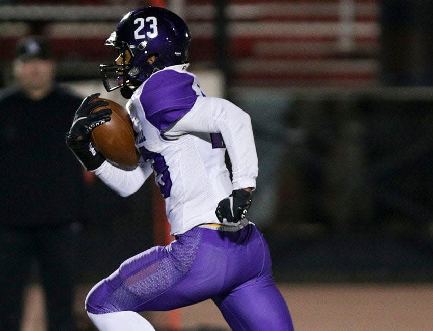 Merrillville (Indiana) running back Justin Marshall has signed for the Colorado State football program.