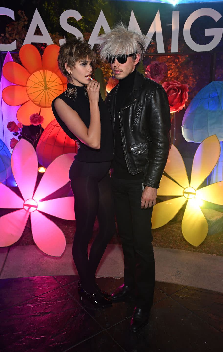 los angeles, california october 27 l r kaia gerber and austin butler attend the annual casamigos halloween party on october 27, 2023 in los angeles, california photo by michael kovacgetty images for casamigos