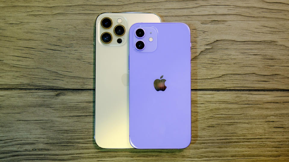 <p>Apple iPhone 12 in purple</p>
