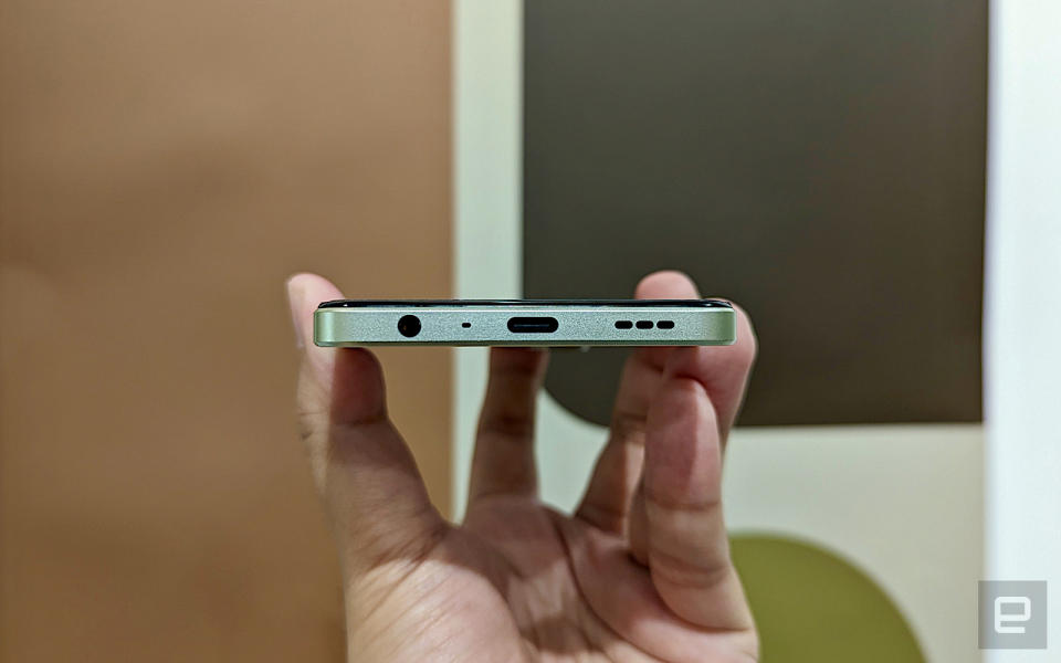 <p>Oppo Reno8 Z</p>
