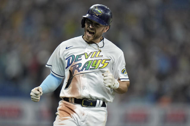 Brandon Lowe belts 2 homers as Rays win Game 2 of World Series