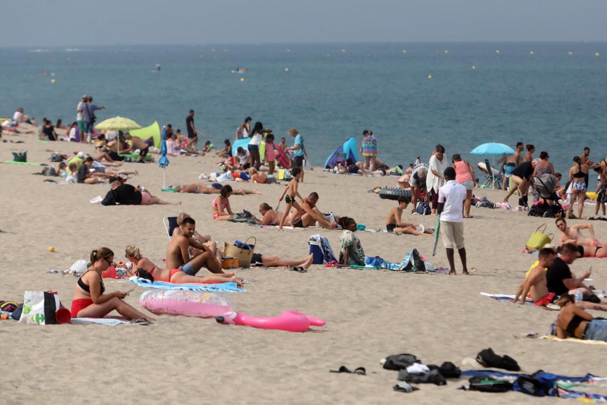 Des baigneurs à Argelès-sur-Mer, près de Perpignan, le 22 juillet 2020 (photo d'illustration) - Raymond Roig