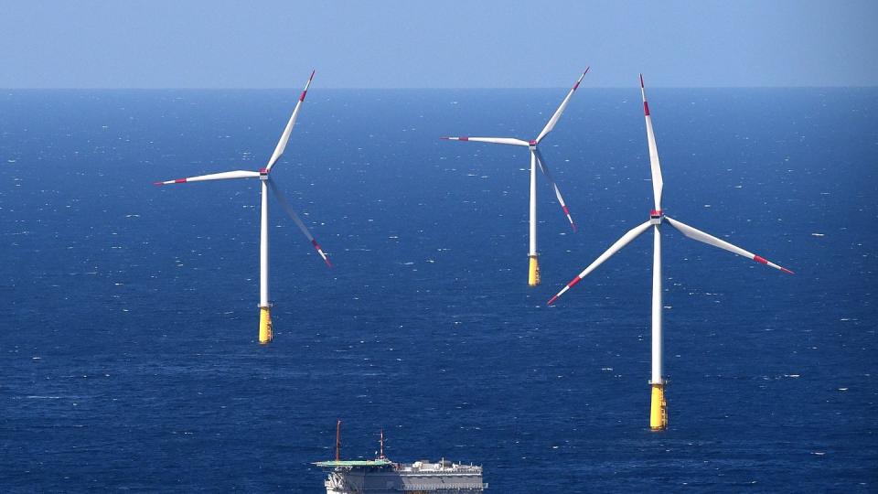 Hunderte Windturbinen sollen grünen Strom für Dänemarks Prestigeprojekt in der Nordsee liefern. (Symbolbild)