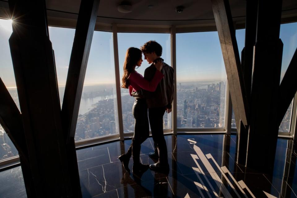 Following a multi-million dollar renovation completed in 2019, the observatory now boasts floor-to-ceiling windows offering sweeping views of the Big Apple from 1,250 feet — a fitting venue for a romantic <em>rendezvous</em>. Tamara Beckwith/N.Y.Post