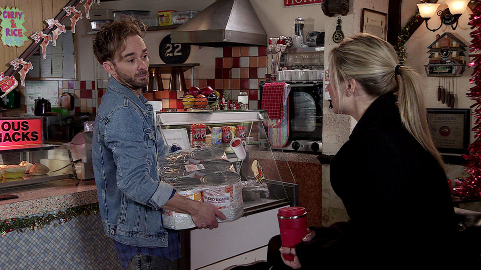 FROM ITV

STRICT EMBARGO - No Use Before Tuesday 5th December 2023

Coronation Street - Ep 1113738

Friday 15th December 2023

David Platt [JACK P SHEPHERD] tells Sarah Barlow [TINA Oâ€™BRIEN] that Gail wasnâ€™t sure who her Dad was when she was born. How will Sarah react? 

Picture contact - David.crook@itv.com

This photograph is (C) ITV and can only be reproduced for editorial purposes directly in connection with the programme or event mentioned above, or ITV plc. This photograph must not be manipulated [excluding basic cropping] in a manner which alters the visual appearance of the person photographed deemed detrimental or inappropriate by ITV plc Picture Desk. This photograph must not be syndicated to any other company, publication or website, or permanently archived, without the express written permission of ITV Picture Desk. Full Terms and conditions are available on the website www.itv.com/presscentre/itvpictures/terms
