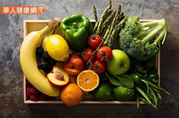 五顏六色的新鮮蔬果含有多種維生素，有利於抗氧化。