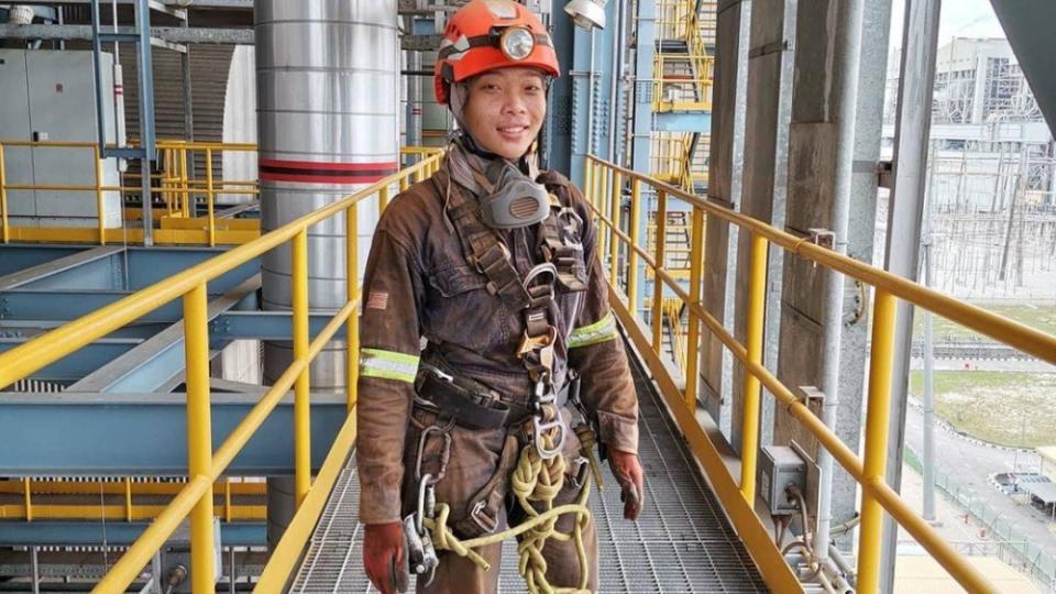 For Normalia, one of the constant challenges as a female freelance NDT technician with two years experience was to gain her clients trust. —  Picture via Instagram/ Maya Sidek