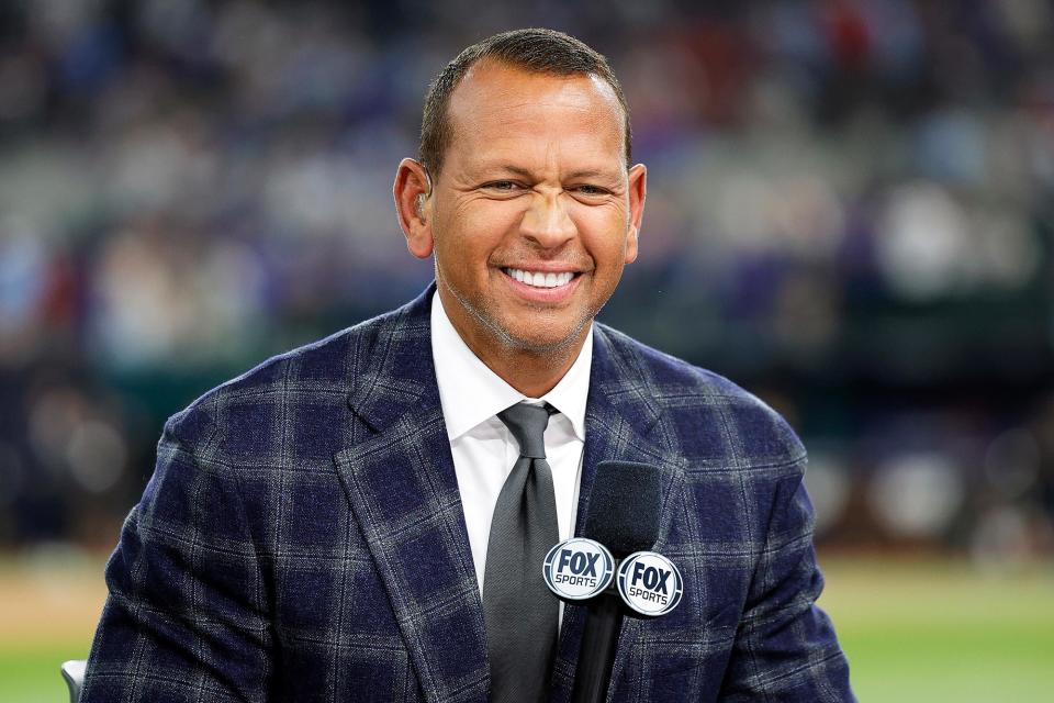 Alex Rodriguez Explains Why His Viral Tan Looks Dark