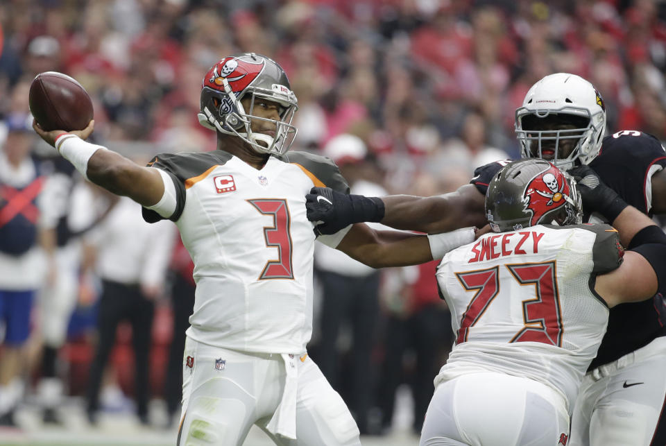 Tampa Bay Buccaneers quarterback Jameis Winston will start this week despite a shoulder injury. (AP)