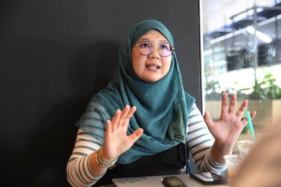 Hanna Alkaf, author of ‘The Weight of Our Sky’, speaks to Malay Mail in Kuala Lumpur February 15, 2019. — Picture by Choo Choy May