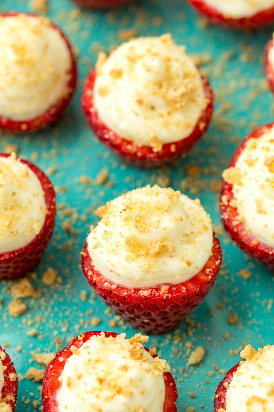 Cheesecake-Stuffed Strawberries