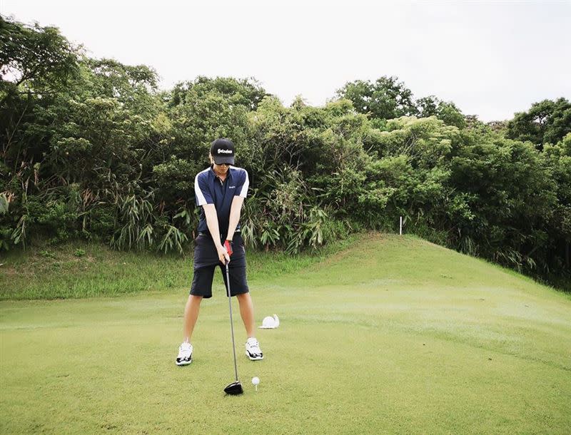 羅志祥近來愛上打高爾夫球。（圖／翻攝自IG）
