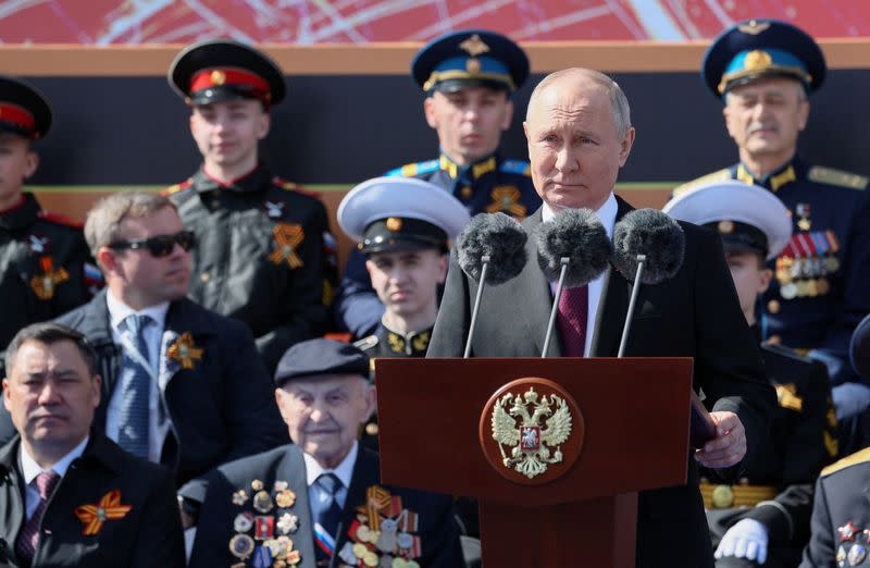 El presidente ruso, Vladimir Putin, pronuncia un discurso durante un desfile militar en el Día de la Victoria, que marca el 78º aniversario de la victoria sobre la Alemania nazi en la Segunda Guerra Mundial, en la Plaza Roja en el centro de Moscú, Rusia