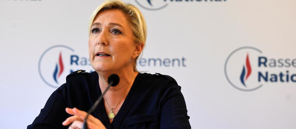 Marine Le Pen a réclamé une « législation de guerre » contre l'islamisme. 
