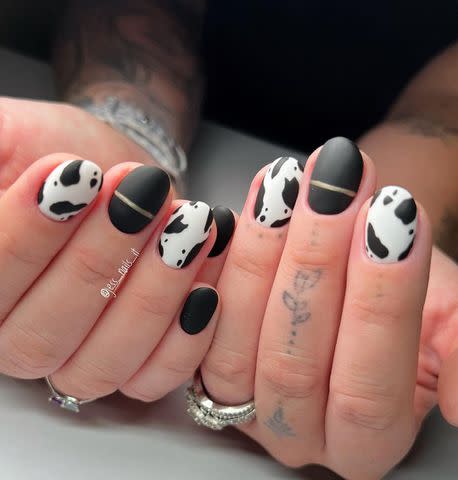 <p><a href="https://www.instagram.com/jess_nails_it/" data-component="link" data-source="inlineLink" data-type="externalLink" data-ordinal="1">jess_nails_it</a></p>