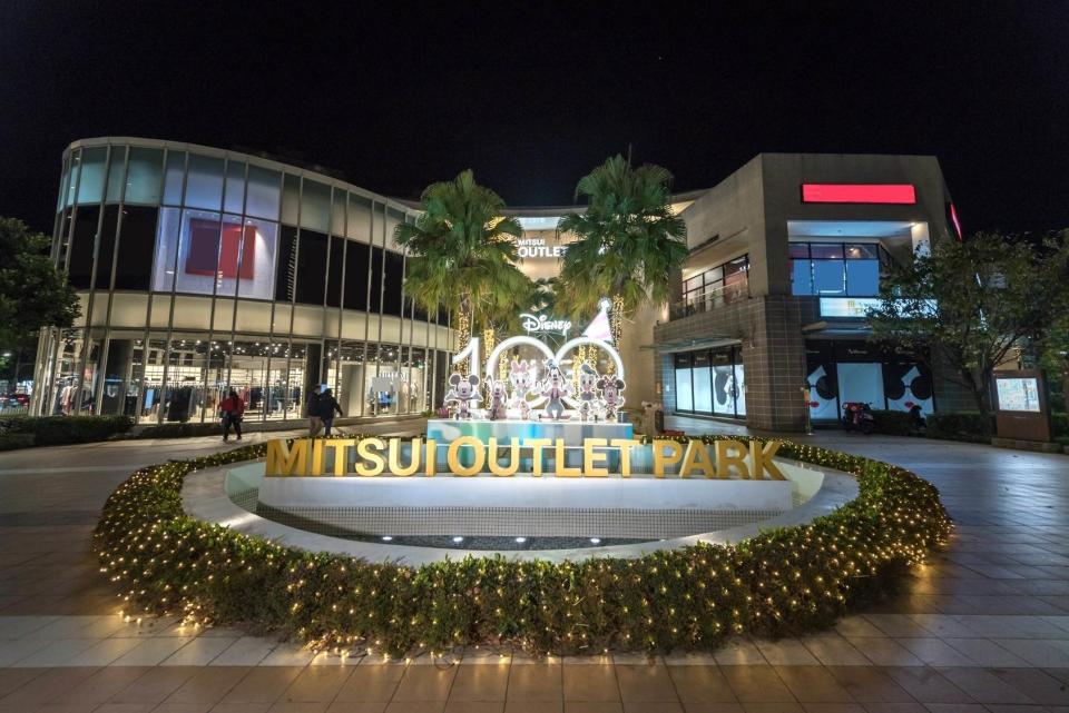 「MITSUI OUTLET PARK林口店」聖誕迎賓造景。圖片來源：MITSUI OUTLET PARK提供