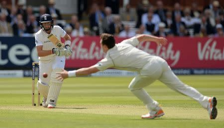 England v New Zealand - Investec Test Series First Test - Lord's - 21/5/15. England's Joe Root hits the ball past New Zealand's Matt Henry Action Images via Reuters / Philip Brown