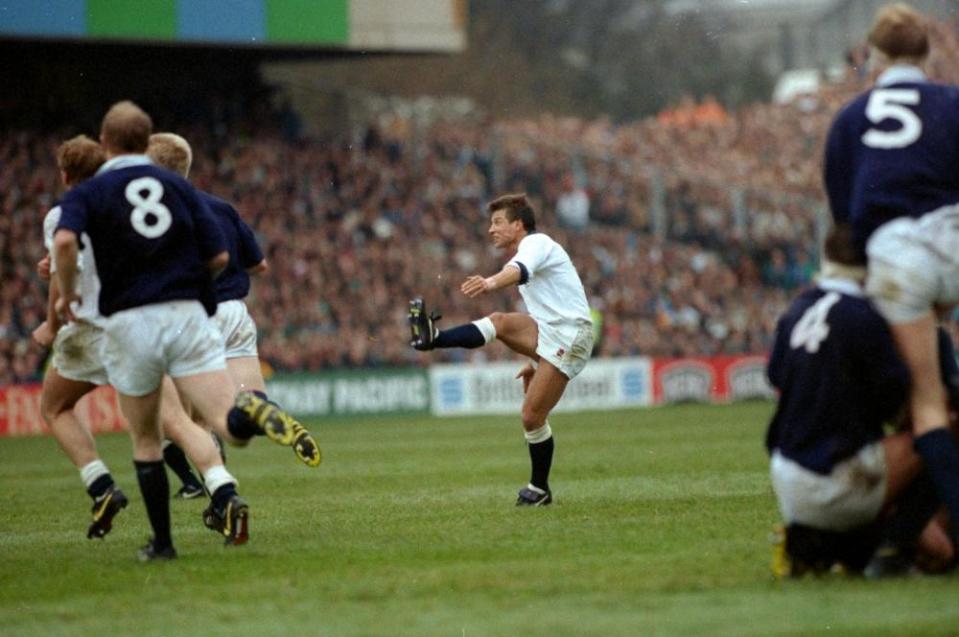 Rob Andrew kicks the winning drop at Murrayfield.