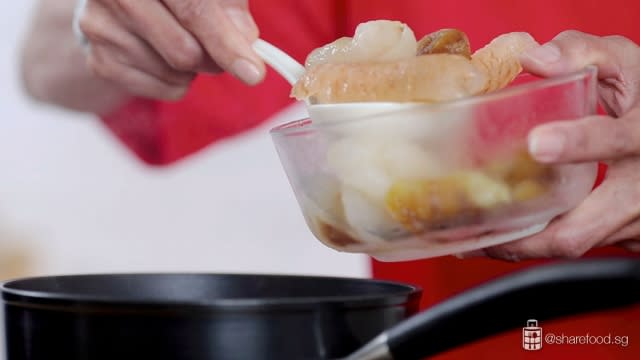 boiling sea cucumber